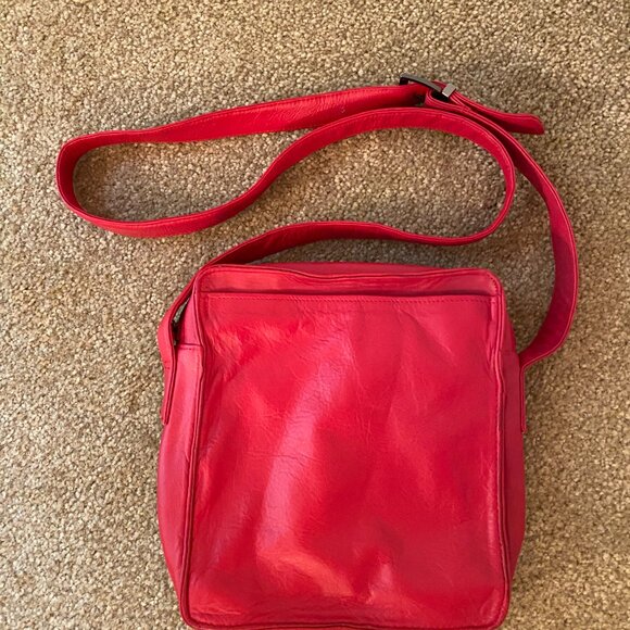 Red Leather Perlina New York Shoulder Bag - Picture 2 of 5
